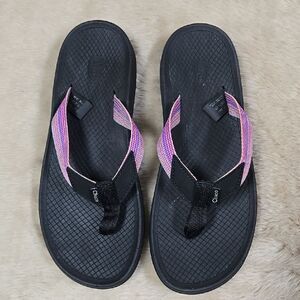 CHACO PINK AND BLACK LOWDOWN FLIP FLOPS, SIZE 8